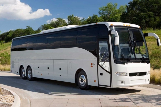 How Do I Choose The Right Charter Bus Rental For My Group?